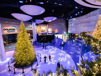 Las Vegas Celebrates the Holiday Season with Events and Decor
