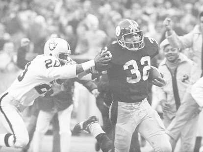 Steelers Hall of Fame running back Franco Harris dies at 72