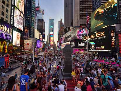 Times Square New York guide for finding things to do