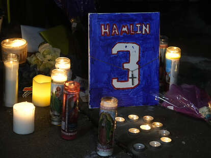 NFL players, communities rally for Bills safety Damar Hamlin