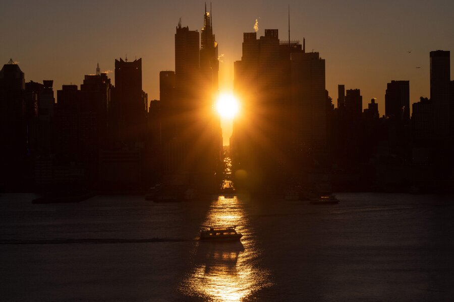 What is 'Reverse Manhattanhenge' and Where to See It This Week in NYC