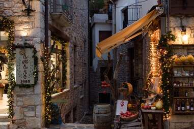 shopping Arachova