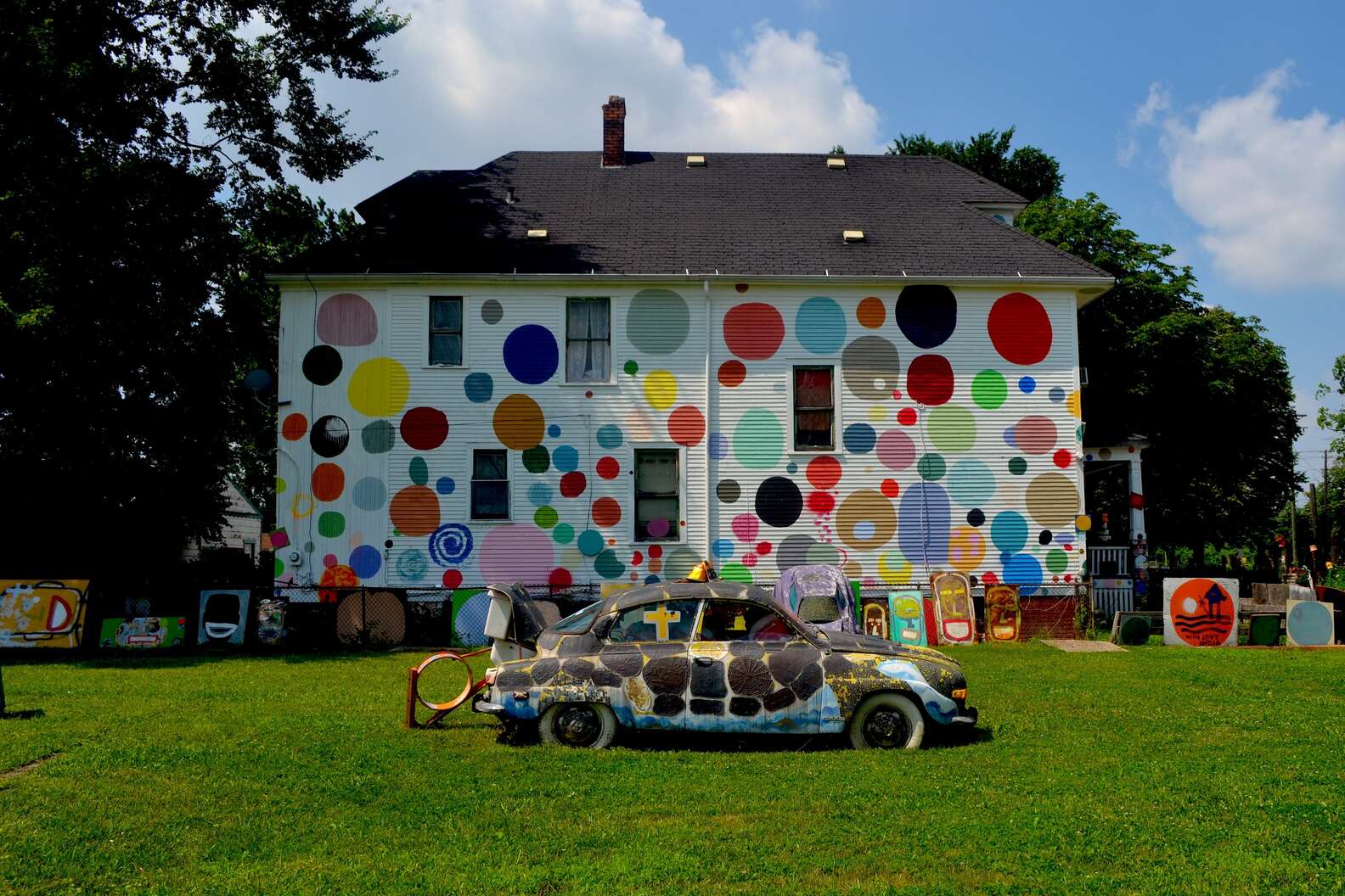 Photo courtesy of Heidelberg Project Archives