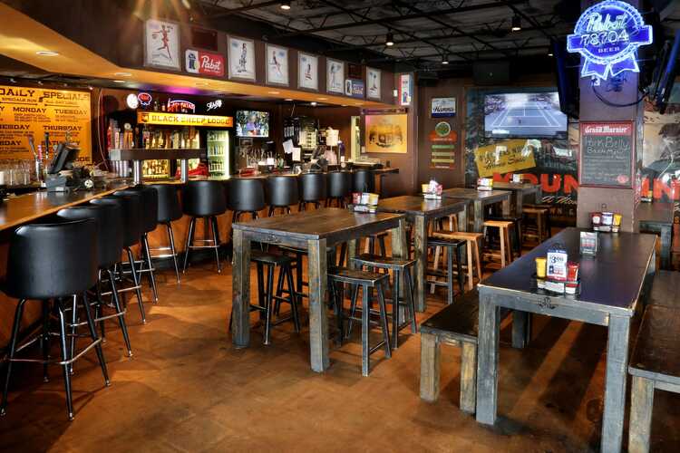 15 Best Sports Bars in NYC to Watch a Game With a Beer and Grub