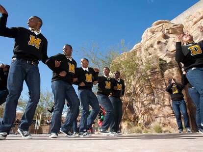 Black Friday in Las Vegas: Shoppers descend on stores for deals