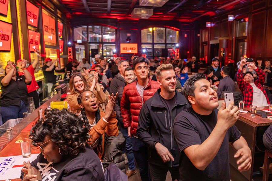 Best Sports Bars in Chicago Where to Watch and Drink on Game Day