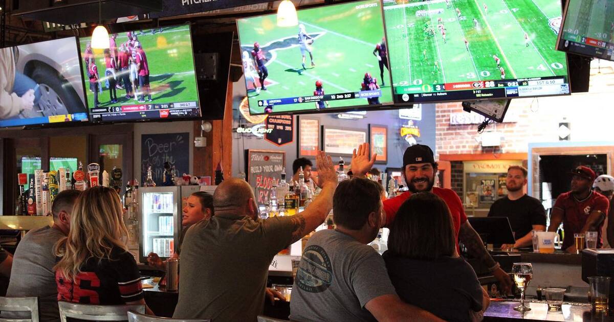 Here's How Much Your Local Sports Bar Is Paying For NFL Sunday