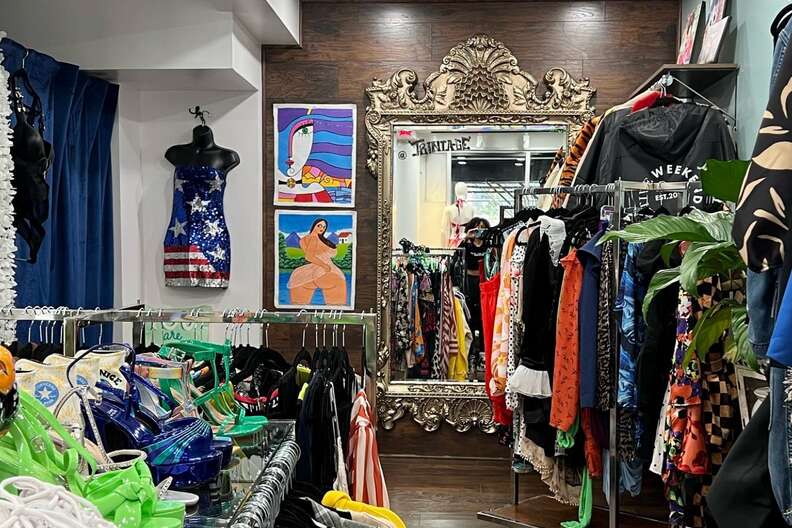 12 best thrift stores in Brooklyn for vintage clothing + Brooklyn
