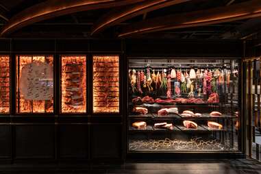 Meat case at Leña Madrid
