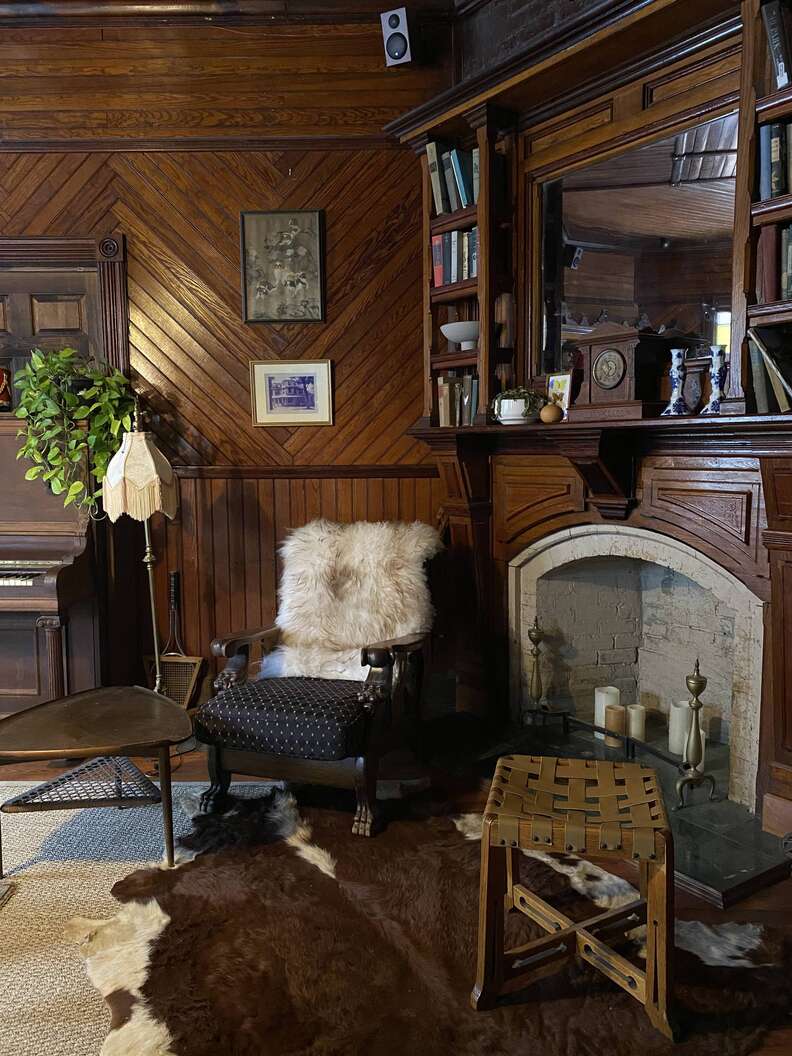 A cozy corner of the Hotel Lilien in the Catskills