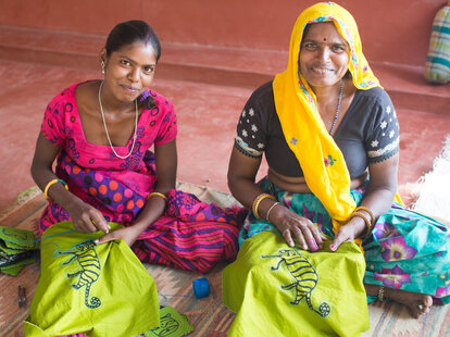 women sewing at Dastkar Ranthambore