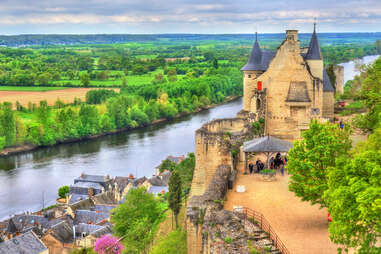 loire valley chateaux