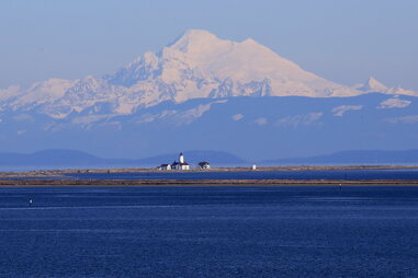 New Dungeness Lighthouse on sand spit