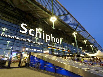 amsterdam&rsquo;s schiphol airport