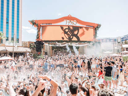 Las Vegas hotels for pool parties - Telegraph Travel