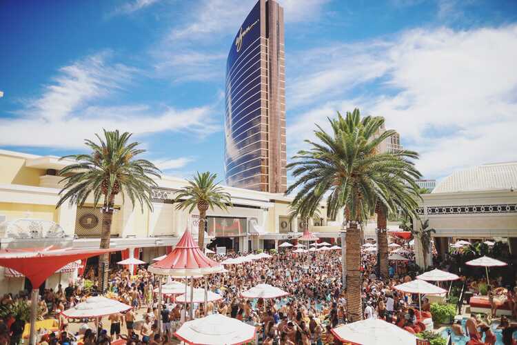 Pool Party Las Vegas: A 2023 Guide to the best Las Vegas Pool Parties -  Thrillist