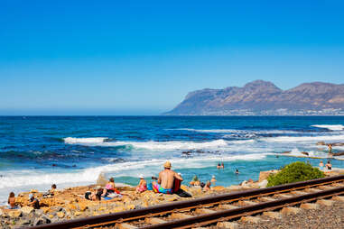 See Cape Town Like a Local With This Day Trip By Commuter Train - Thrillist