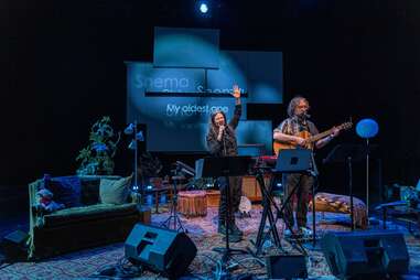musical performance at the actors theatre of louisville