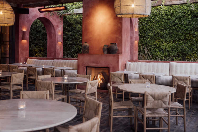 Indoor outdoor discount restaurants near me