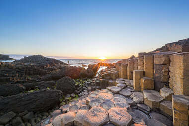 drive to Giants Causeway