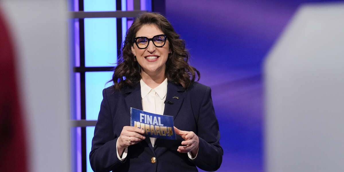 Mayim Bialik Won’t Host Finals Episodes of “Jeopardy!” Season 39 in Solidarity With WGA Strike