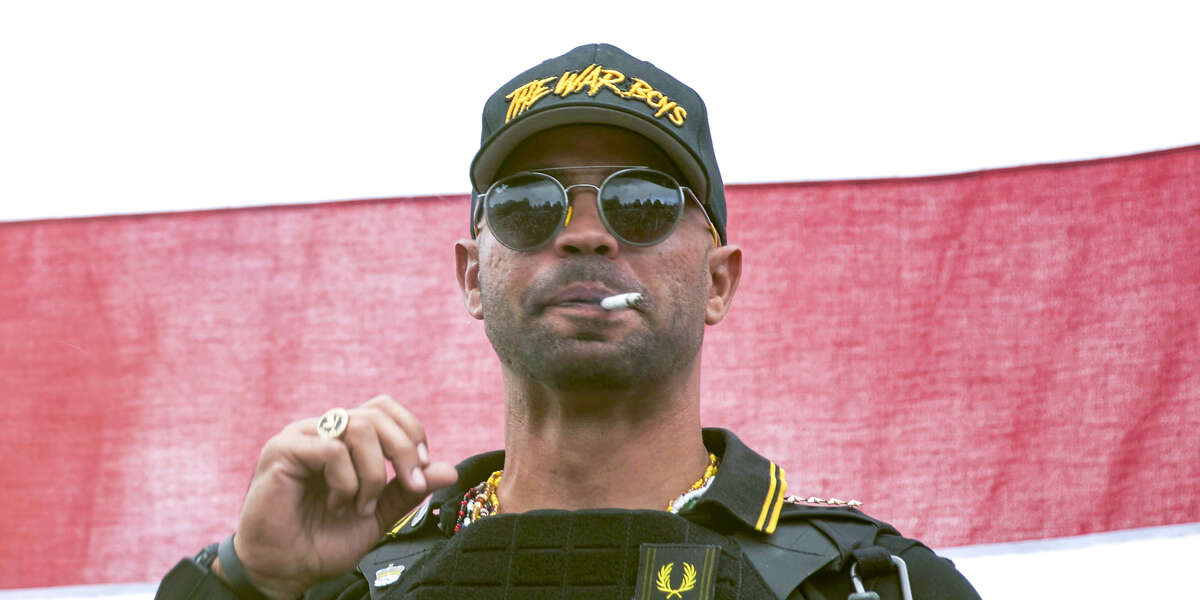 Police Officer Charged With Lying About Leaks to Proud Boys Leader - Vimarsana News