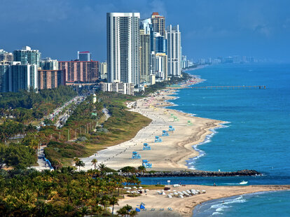 The beach of Bal Harbour Village sits at the northern tip of Miami Beach. The Haulover inlet seperates Miami Beach from Haulover Beach Park