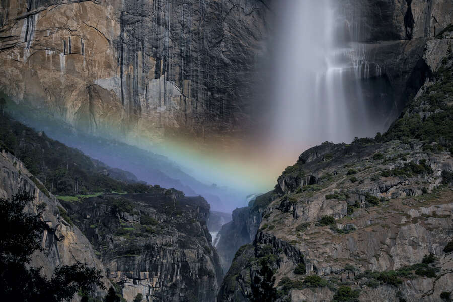 Yosemite Lunar Rainbow Captured in Viral Timelapse Video - Thrillist
