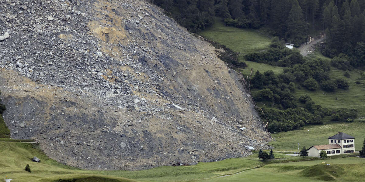 Mass of Rock Slides Down Swiss Mountainside, Narrowly Missing Settlement - Vimarsana News