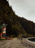 luxury alaskan lodge on the water