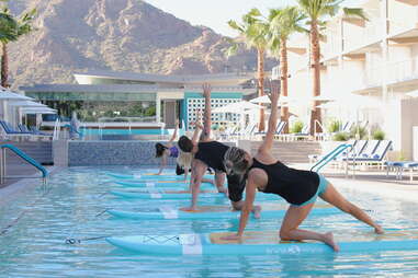 Paddleboard yoga