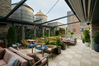 Best Rooftop Bars in NYC: Good Places to Drink Outside With a View ...