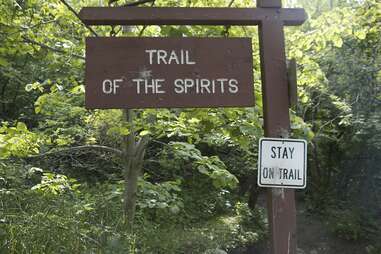 sign reading "trail of the spirits" sica hollow state park