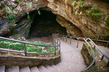 mammoth cave entrance 
