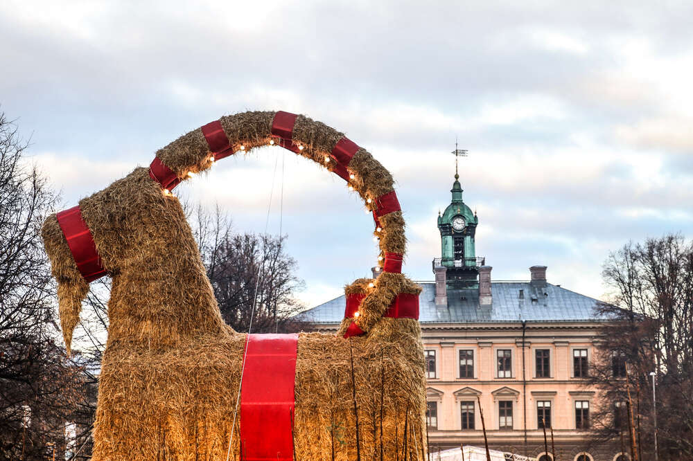 Hemslojd Swedish Gifts: 6 inch Julbock / Straw Christmas Goat