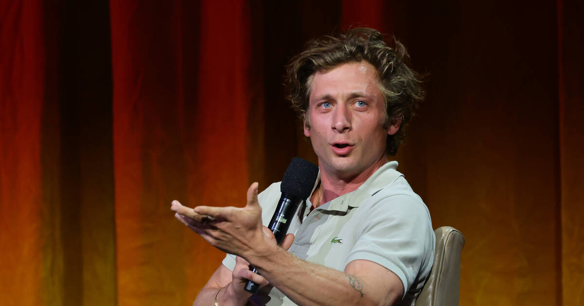 The Bear's Jeremy Allen White seems to be a fan as he reacts to