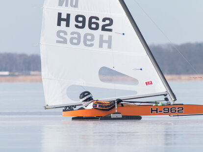 iceboat, skipper, racing, lake