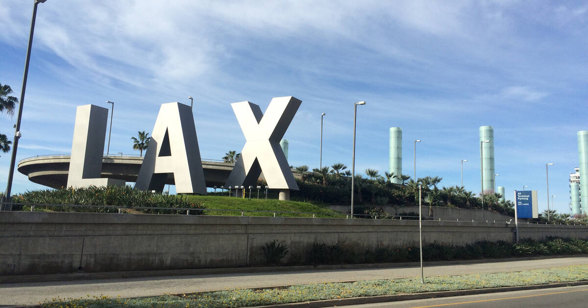 Best Things to Do at LAX: Where to Eat and Shop at LAX Airport Terminals -  Thrillist