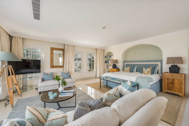 yellow castle the crown spain airbnb bedroom