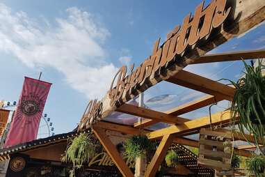 entrance to schanzenbräu brewery