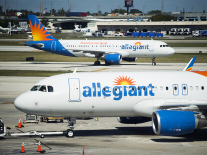 allegiant air plane