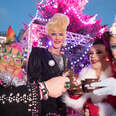 burlesque dancers and drag queen at santa pauli christmas market