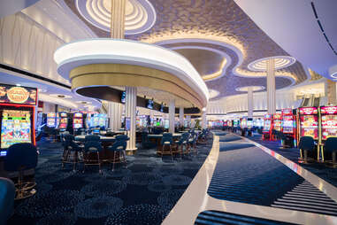 casino floor at fontainebleau in las vegas