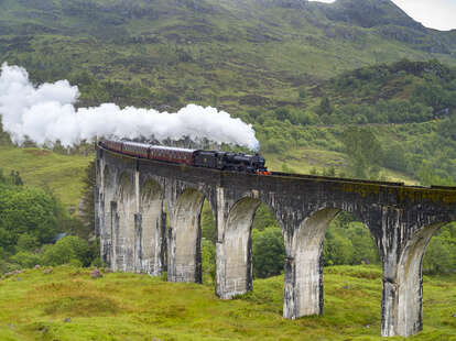 the jacobite steam train, glenfinnan viaduct, scotland