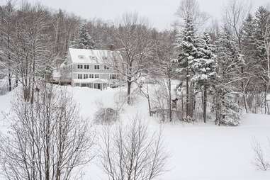 cardigan lodge in new hampshire covered in snow