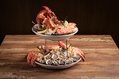 seafood tower at peter luger las vegas