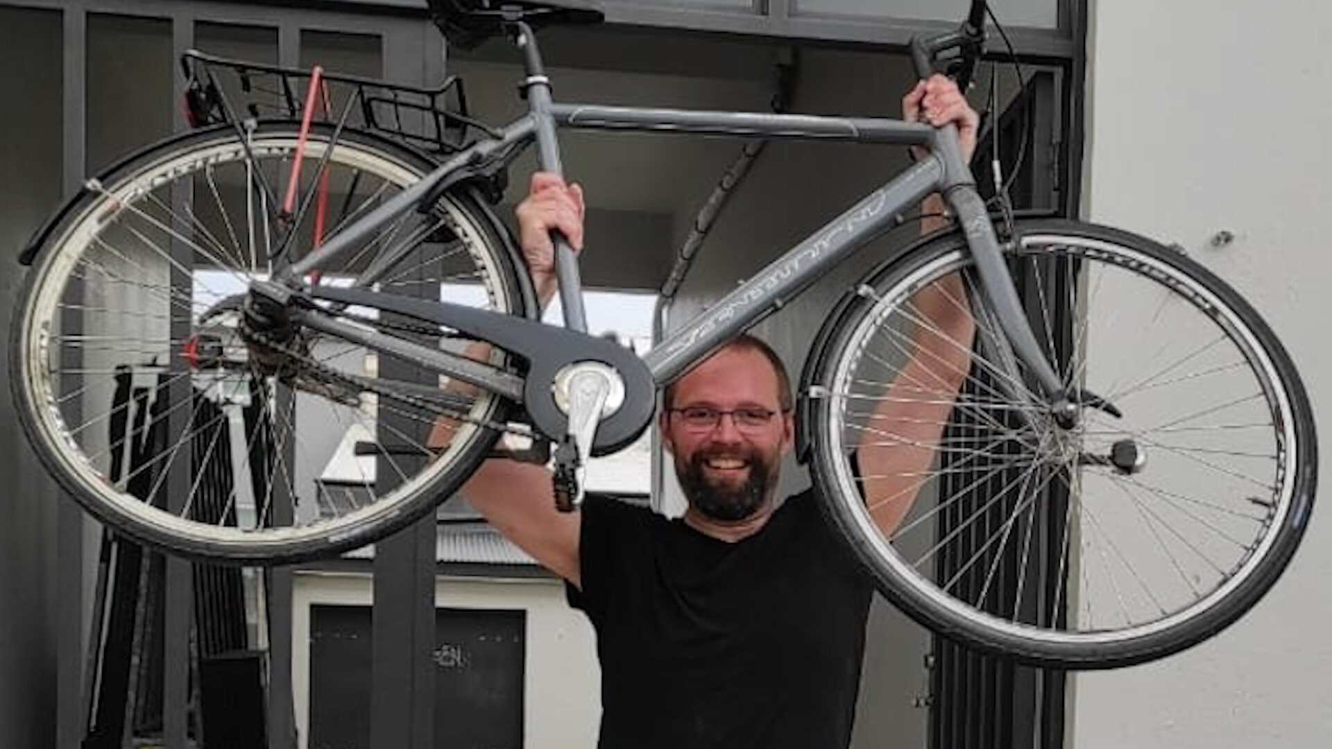 WATCH: Icelands 'Bike Whisperer' Helps Find Stolen Bikes