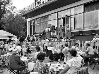 archival photo of East Berlin restaurant ‘Milchhaeuschen’ at Weisser See, GDR in 1985