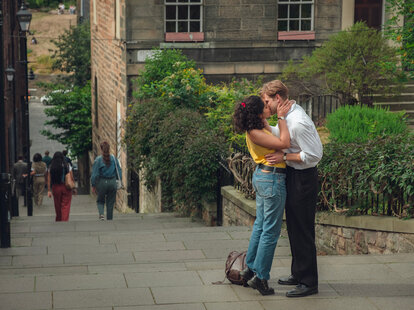 one day netflix edinburgh vennel steps