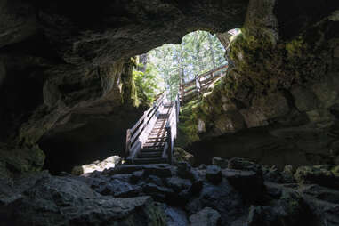 ape caves gifford pinchot national forest, washington